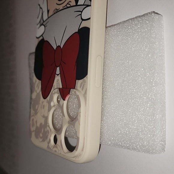 Brand new Apple IPhone 15 Pro Max Disney Minnie Mouse Silicone Phone case - Picture 5 of 6